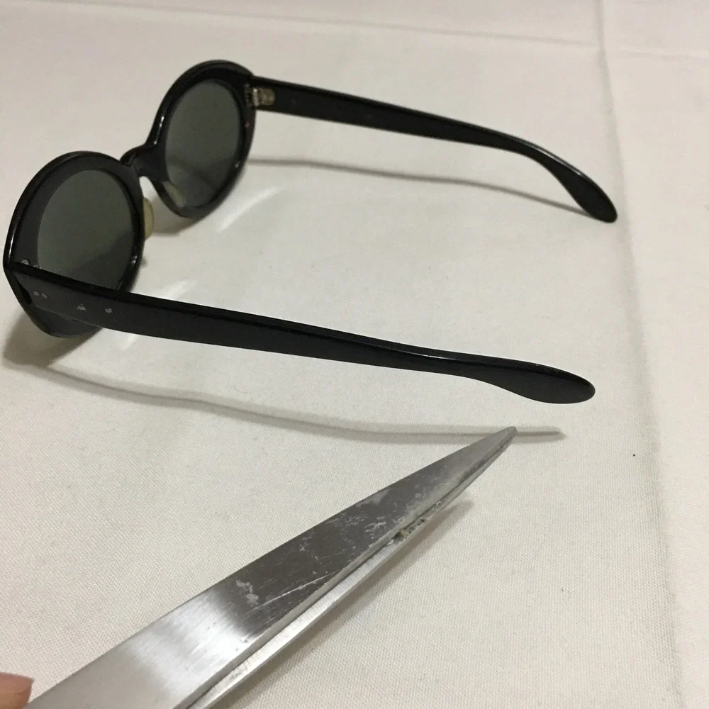 Vintage Ray-Ban B&L Bewitching Sunglasses Womens Black Oval